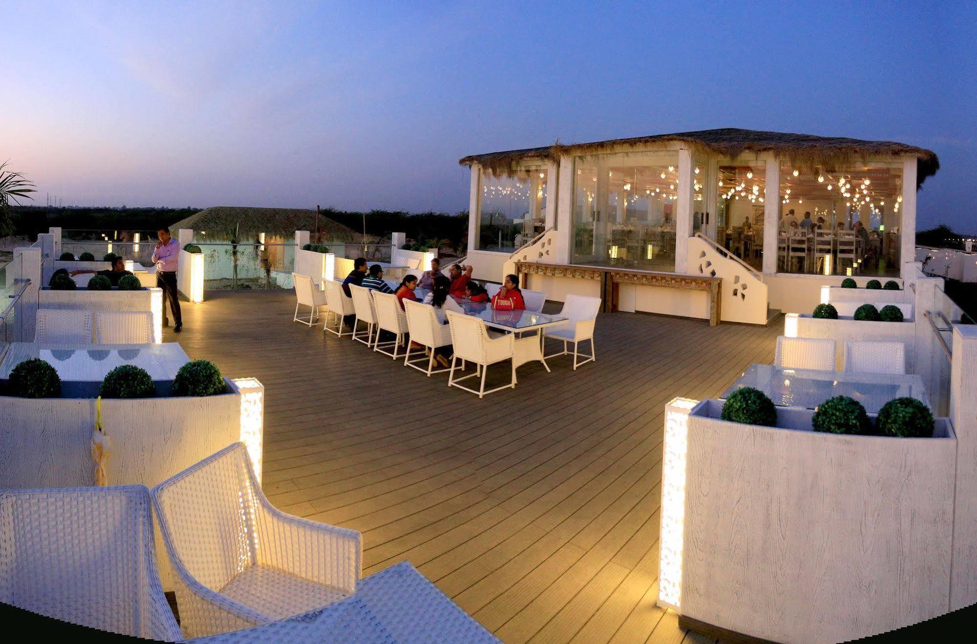 Serena Beach Resort Māndvi Eksteriør billede